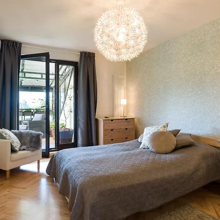 With Superb Location Apartment Krakow